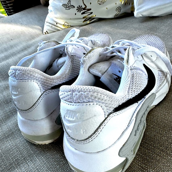 Nike air max 270 sneakers✨ - Picture 1 of 2